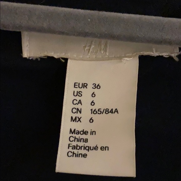 H&M Gold and Black Sequined Statement Jacket - Picture 4 of 4